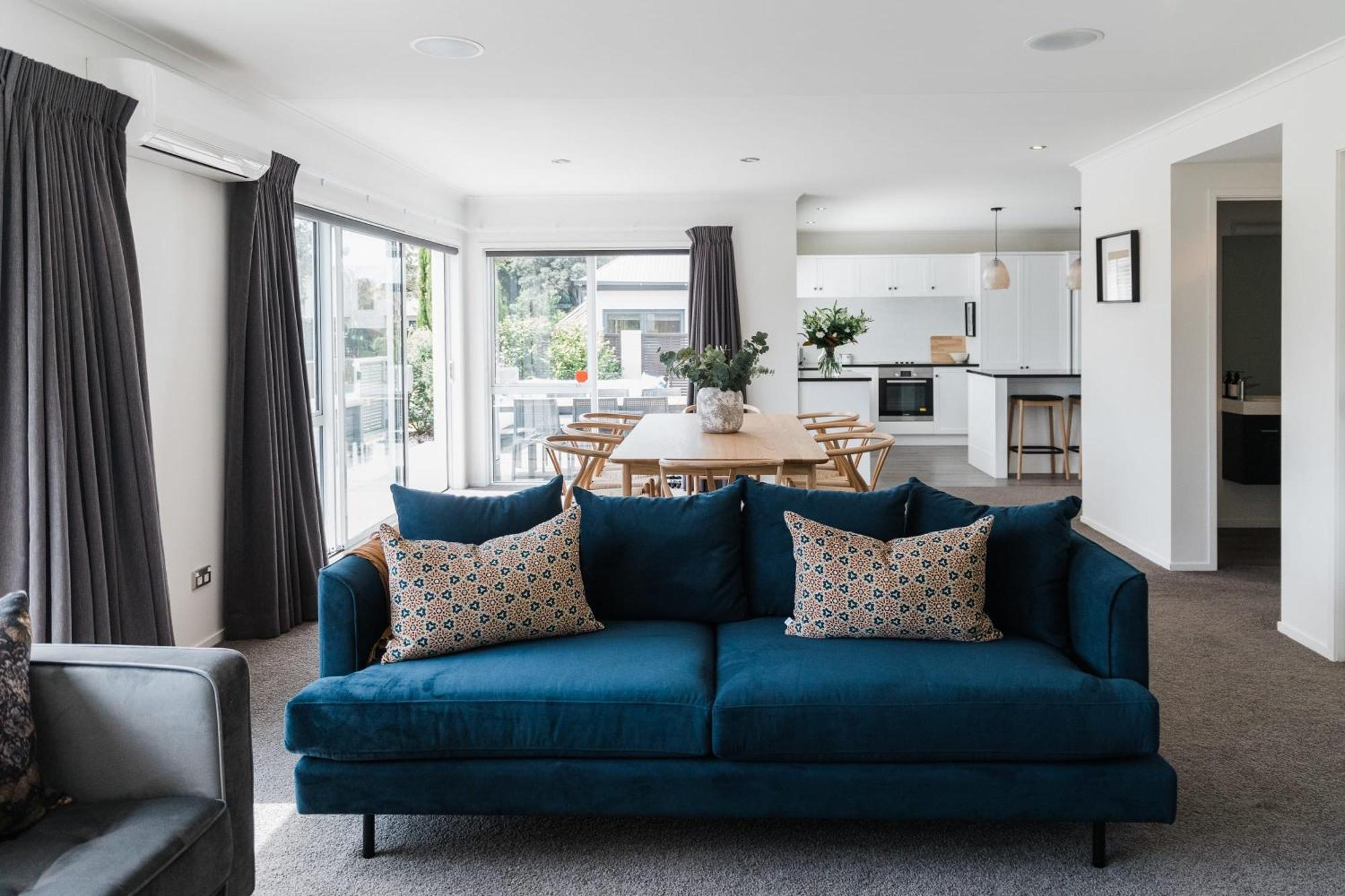 Stunning Tranquil Home With Green Space Views Маунт Маунгануи Екстериор снимка